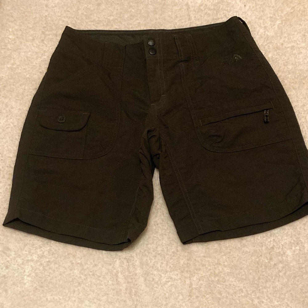 The North Face Black Hiking Shorts size 4 in NEW condition